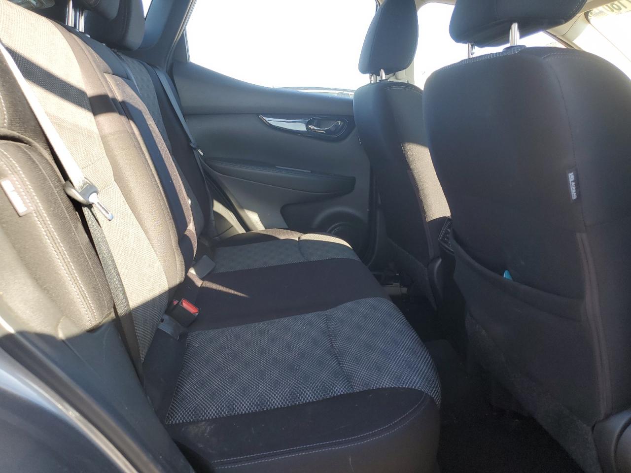 2020 Nissan Rogue - Image 10