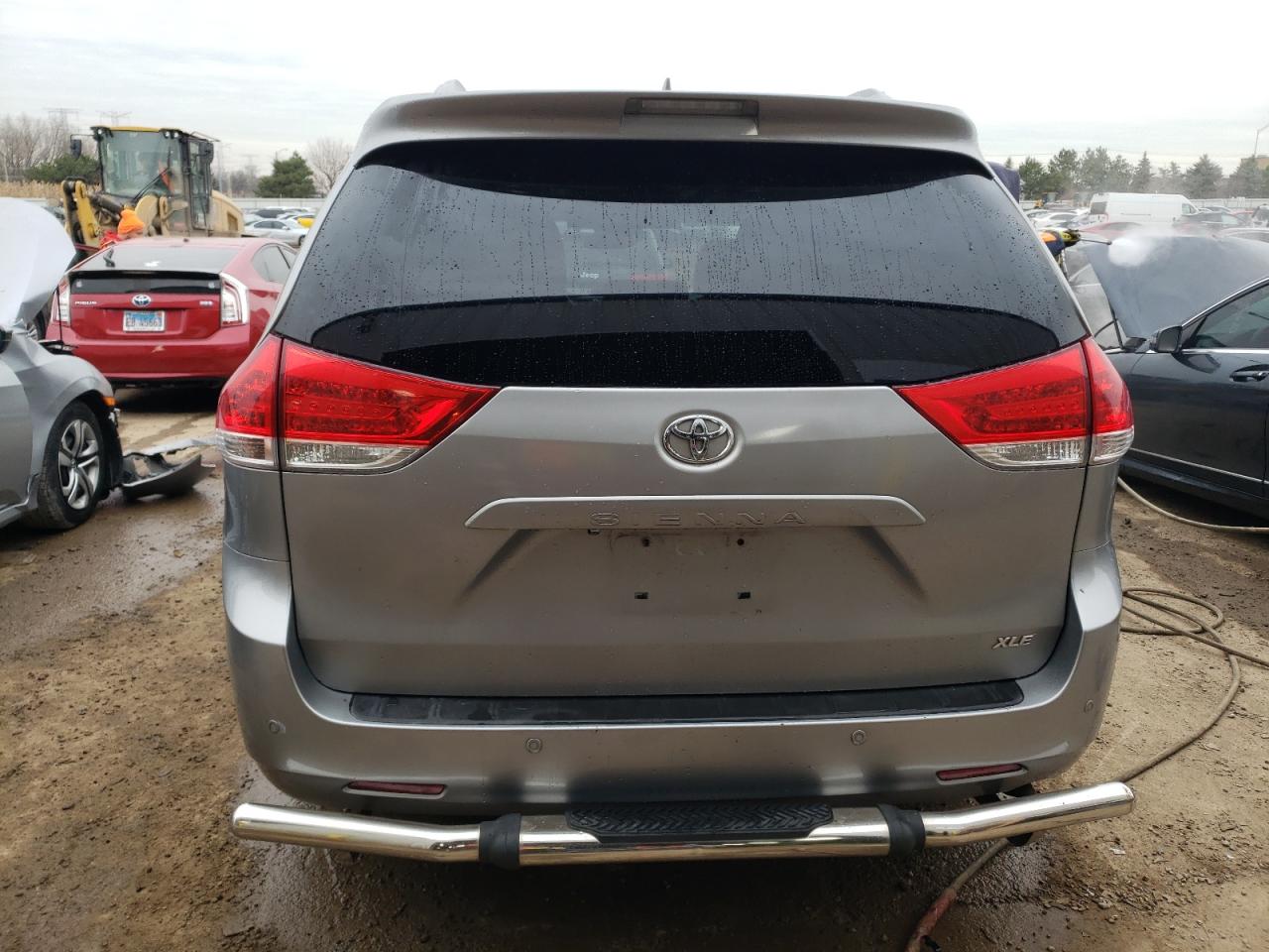 2011 Toyota Sienna - Image 6
