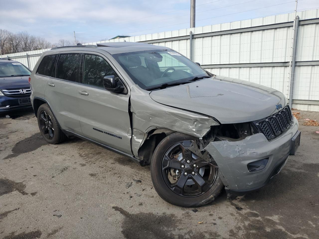 2019 Jeep Grand Cherokee - Image 4
