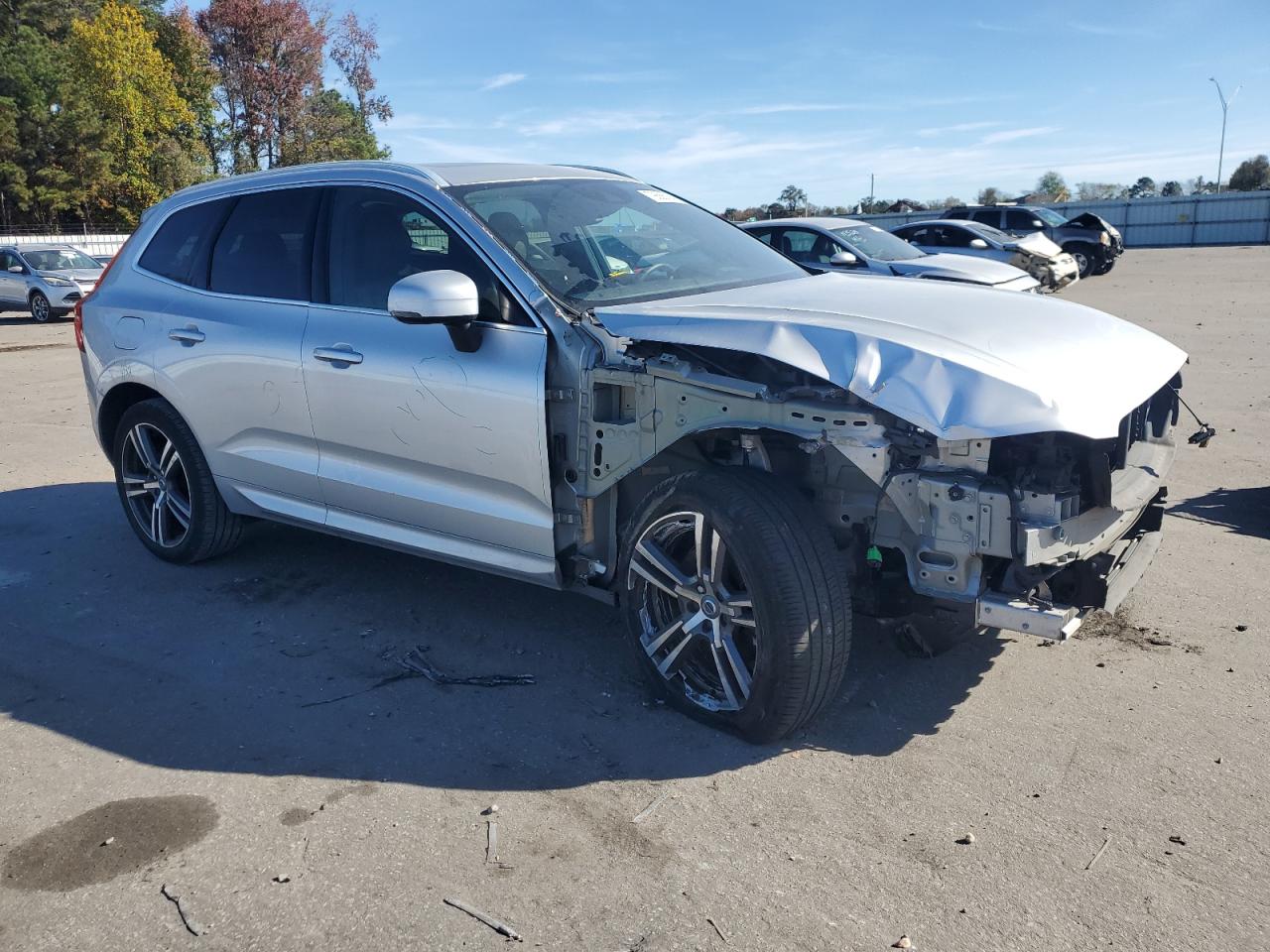 2019 Volvo Xc60 T5 Momentum VIN: LYV102DK9KB325618 Lot: 79886094