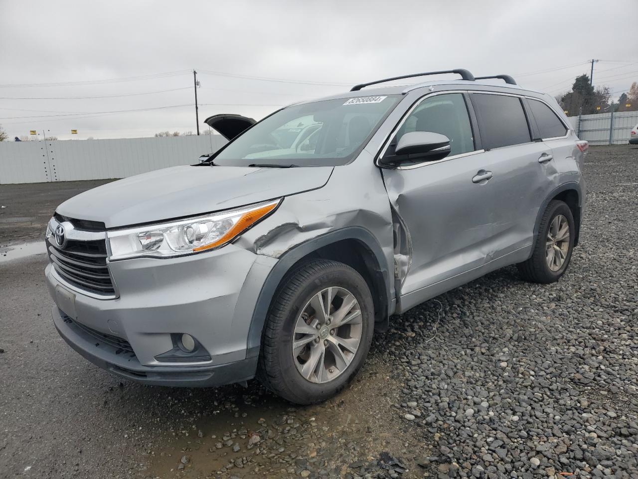 2015 Toyota Highlander - Image 1