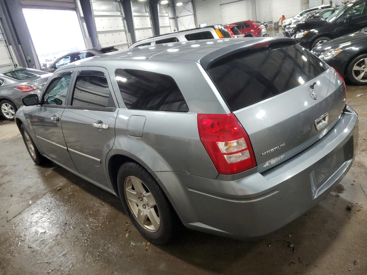 2006 Dodge Magnum - Image 2