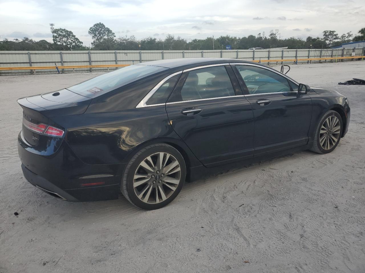 2017 Lincoln MKZ - Image 3