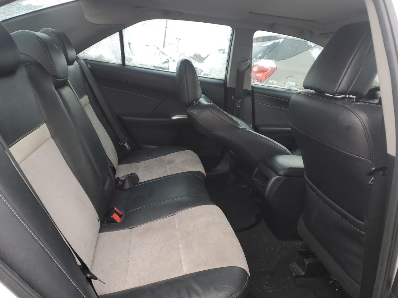 2014 Toyota Camry - Image 10