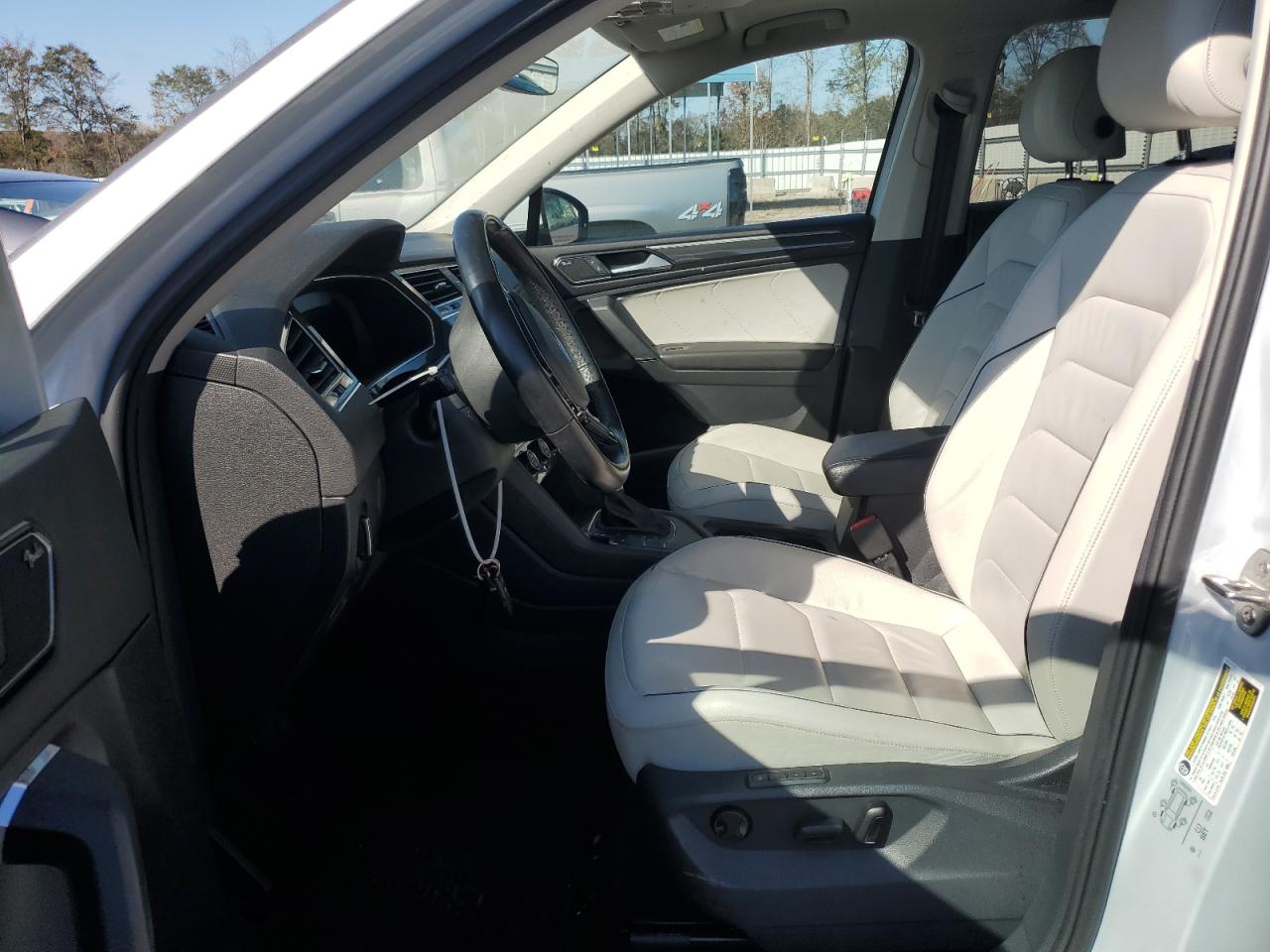 2018 Volkswagen Tiguan - Image 7