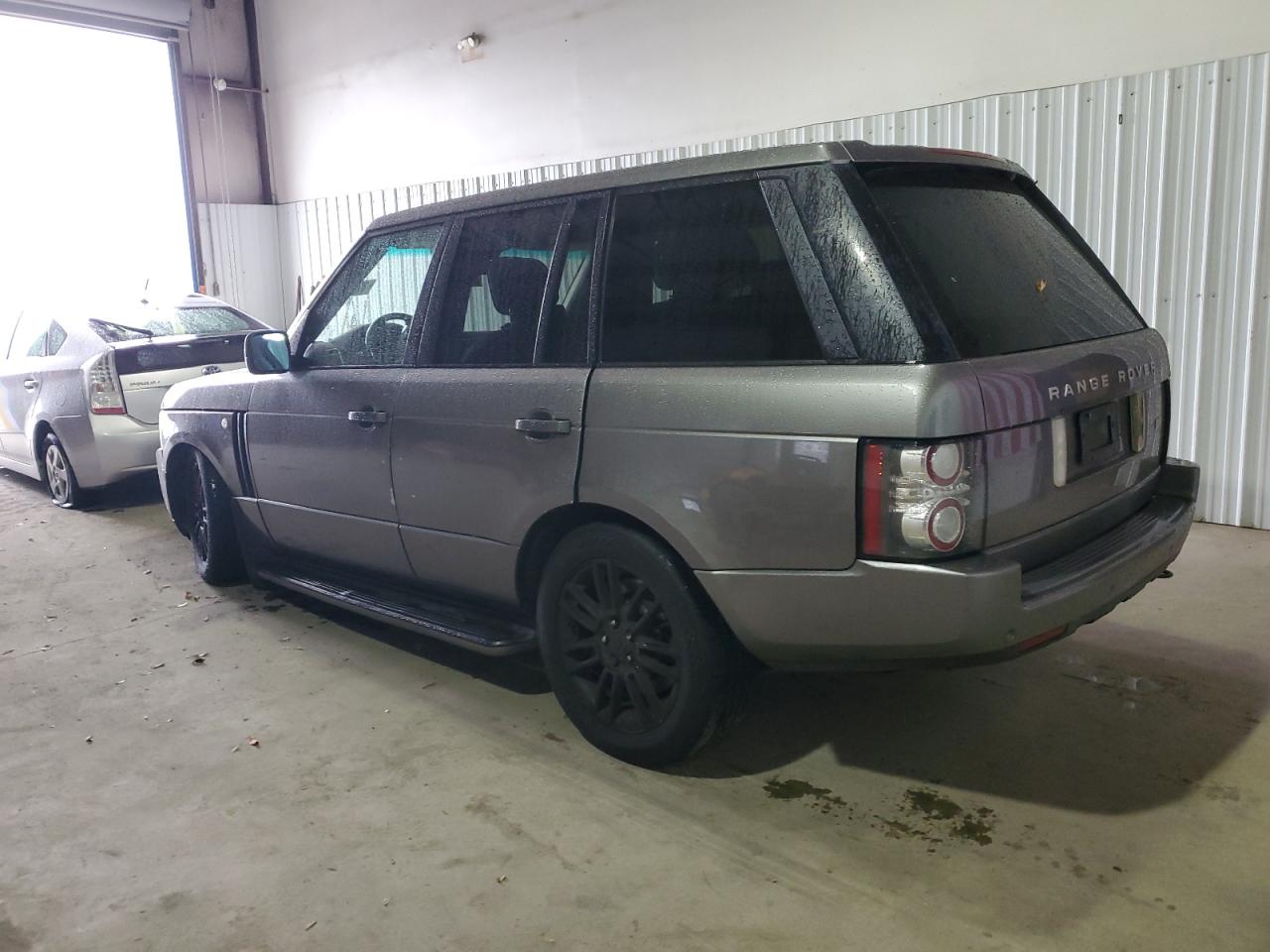 2011 Land Rover Range Rover - Image 2
