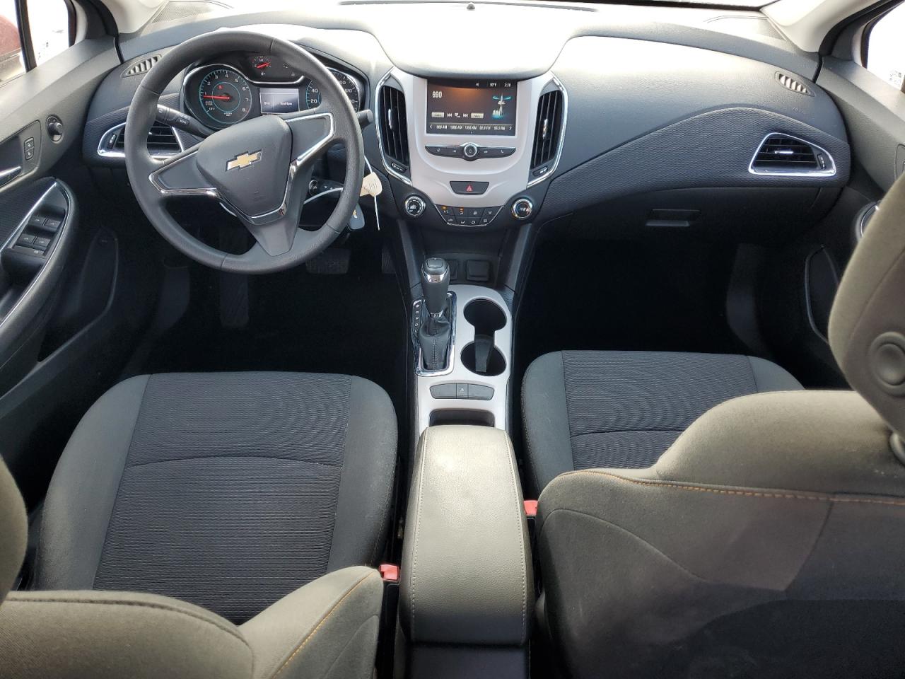 2017 Chevrolet Cruze - Image 8