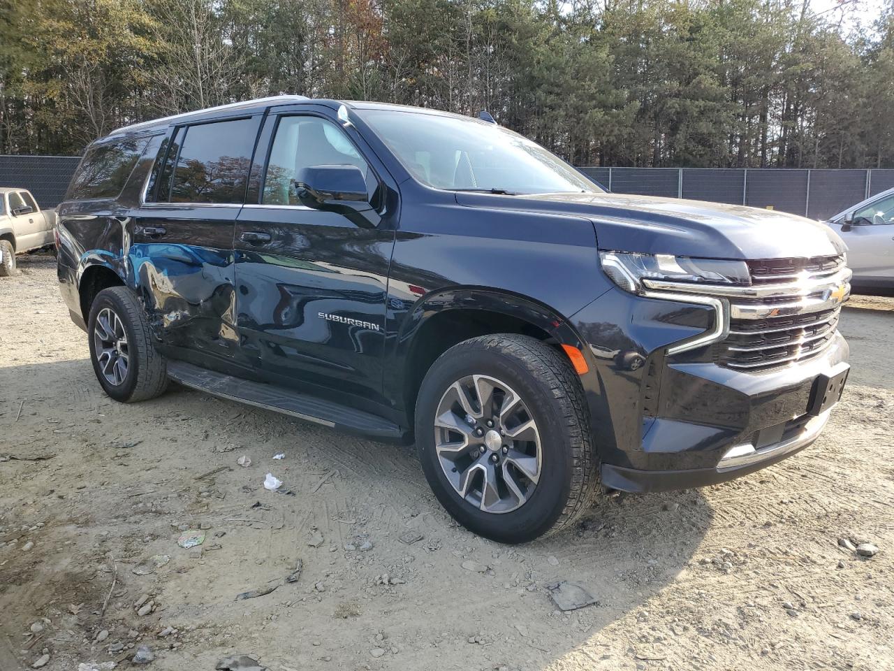 2023 Chevrolet Suburban - Image 4
