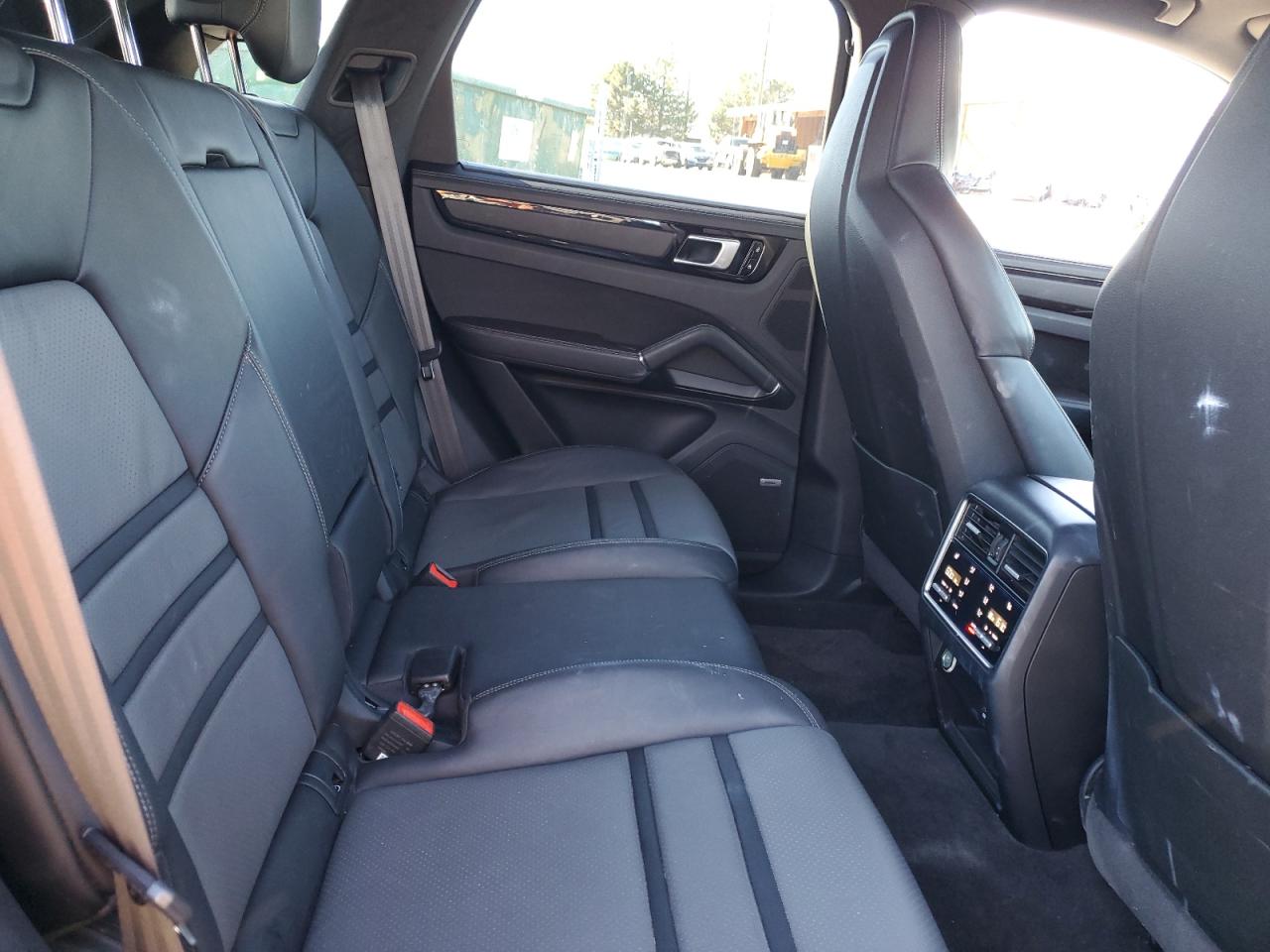 2019 Porsche Cayenne - Image 11