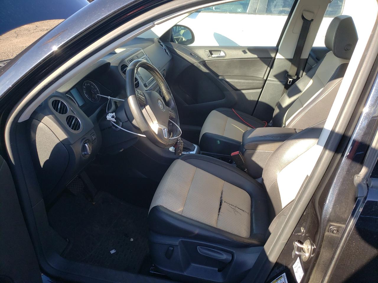 2017 Volkswagen Tiguan - Image 7