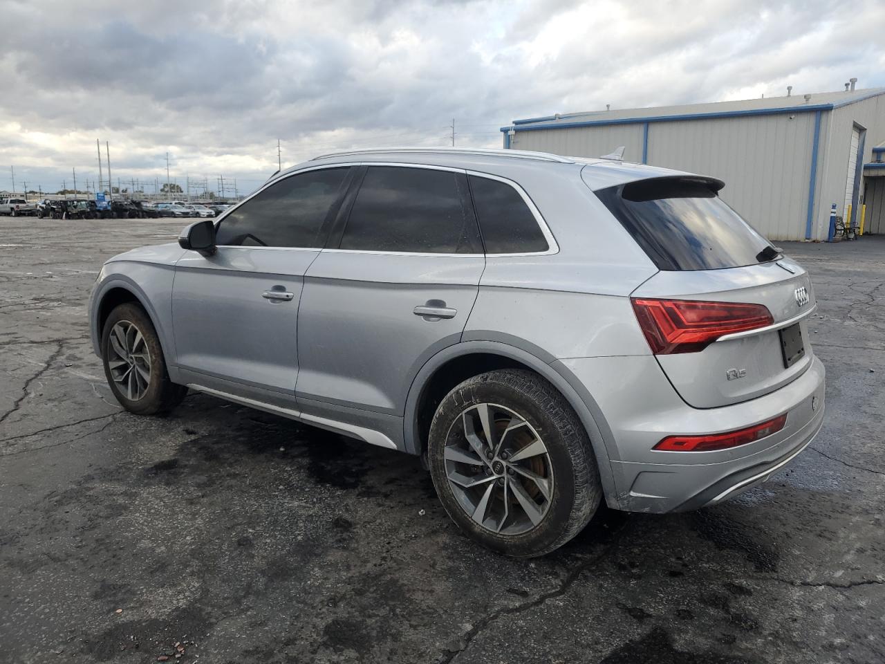 VIN WA1BAAFY0M2050930 2021 AUDI Q5 no.2