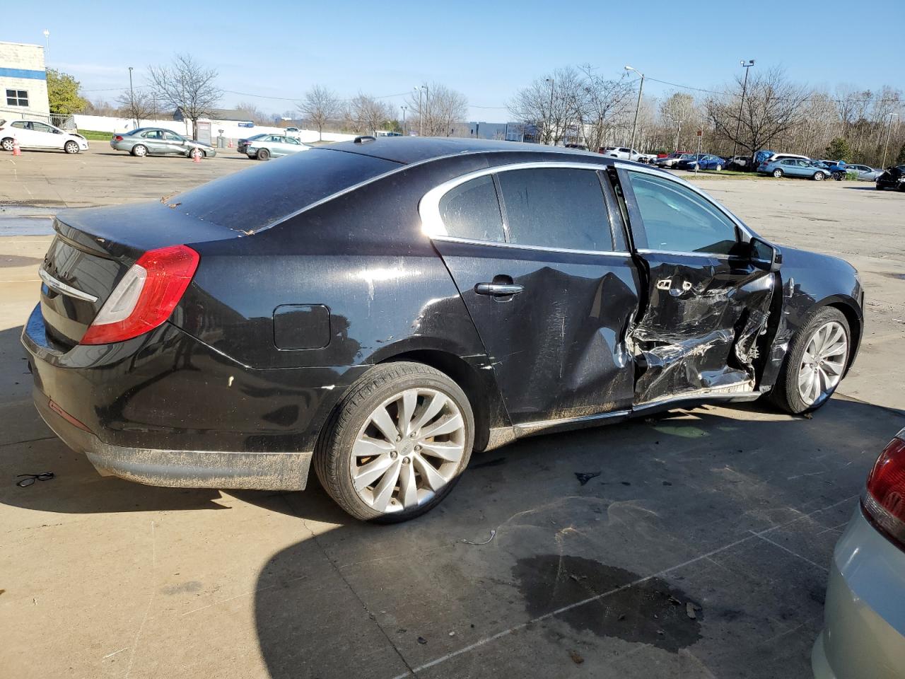2016 Lincoln MKS - Image 3