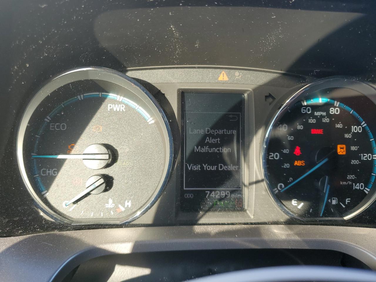 2018 Toyota RAV 4 - Image 9