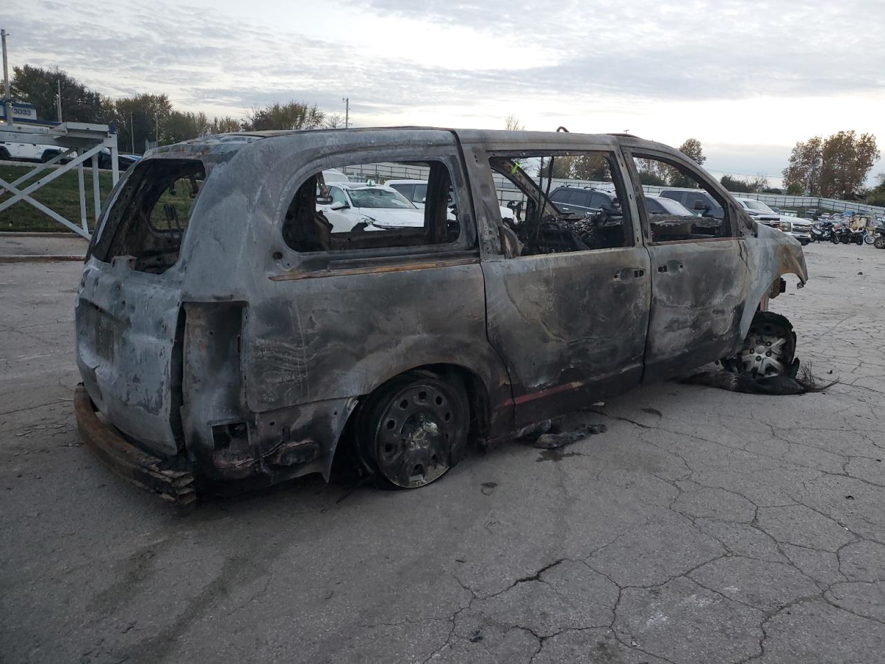2014 Dodge Caravan - Image 3