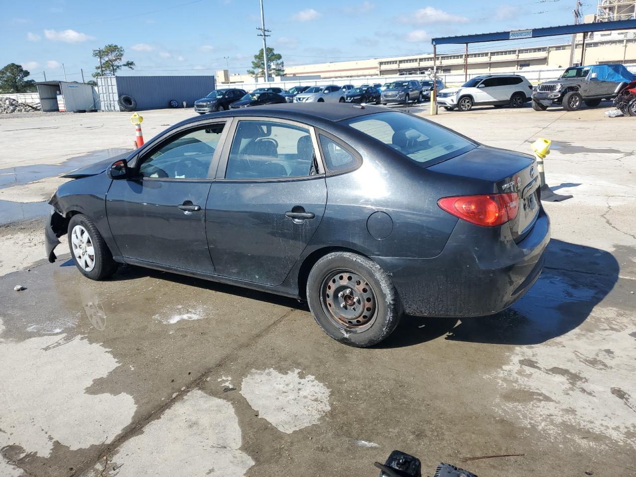 2009 Hyundai Elantra - Image 2