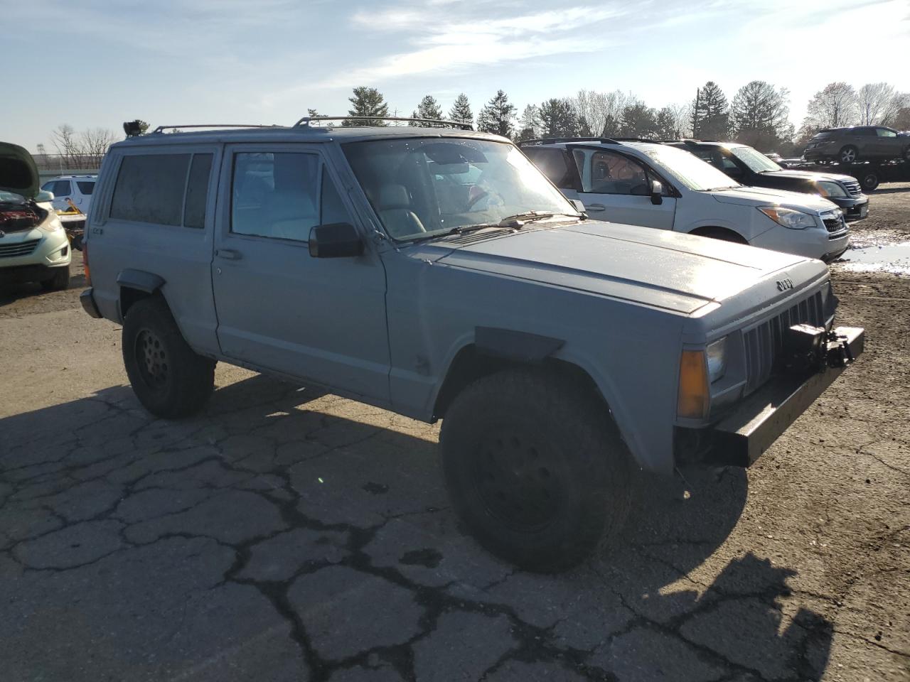 1990 Jeep Grand Cherokee - Image 4