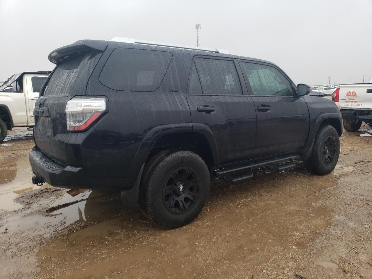 VIN JTEBU5JR0J5606566 2018 TOYOTA 4RUNNER no.3