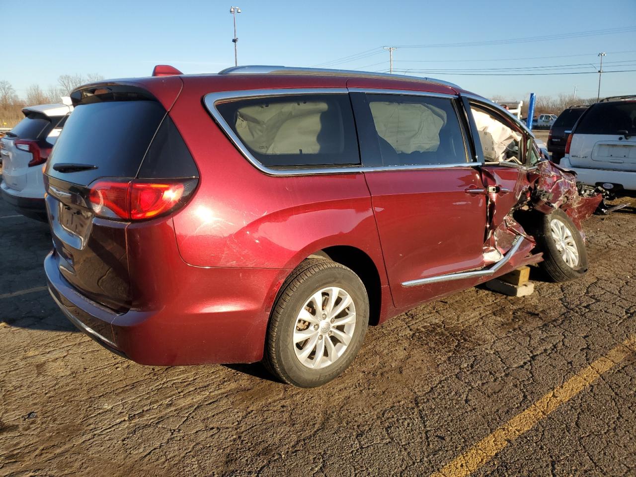 2018 Chrysler Pacifica - Image 3