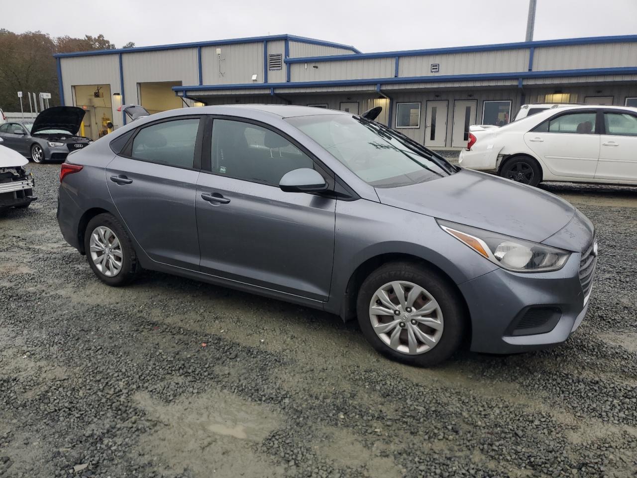 VIN 3KPC24A30JE033449 2018 HYUNDAI ACCENT no.4