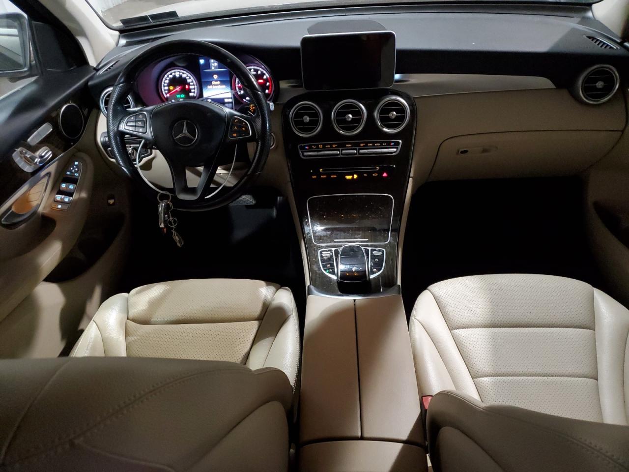 2016 Mercedes-Benz GLC - Image 8