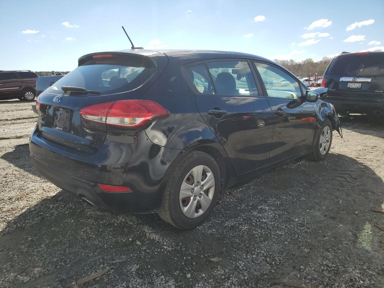 2017 Kia Forte - Image 3