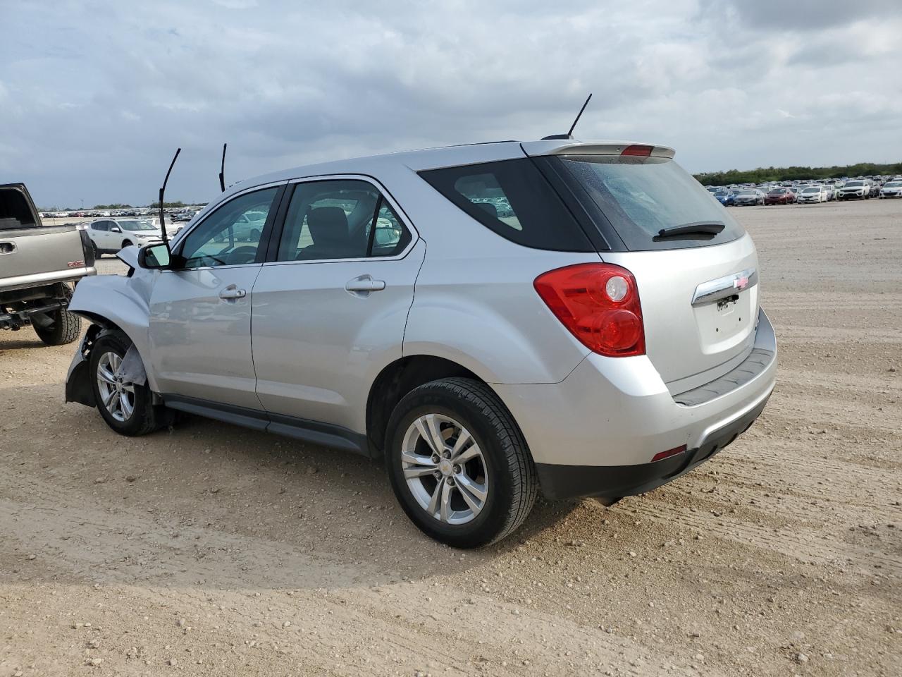 2015 Chevrolet Equinox - Image 2