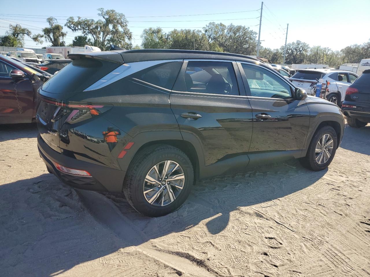2023 Hyundai Tucson - Image 3
