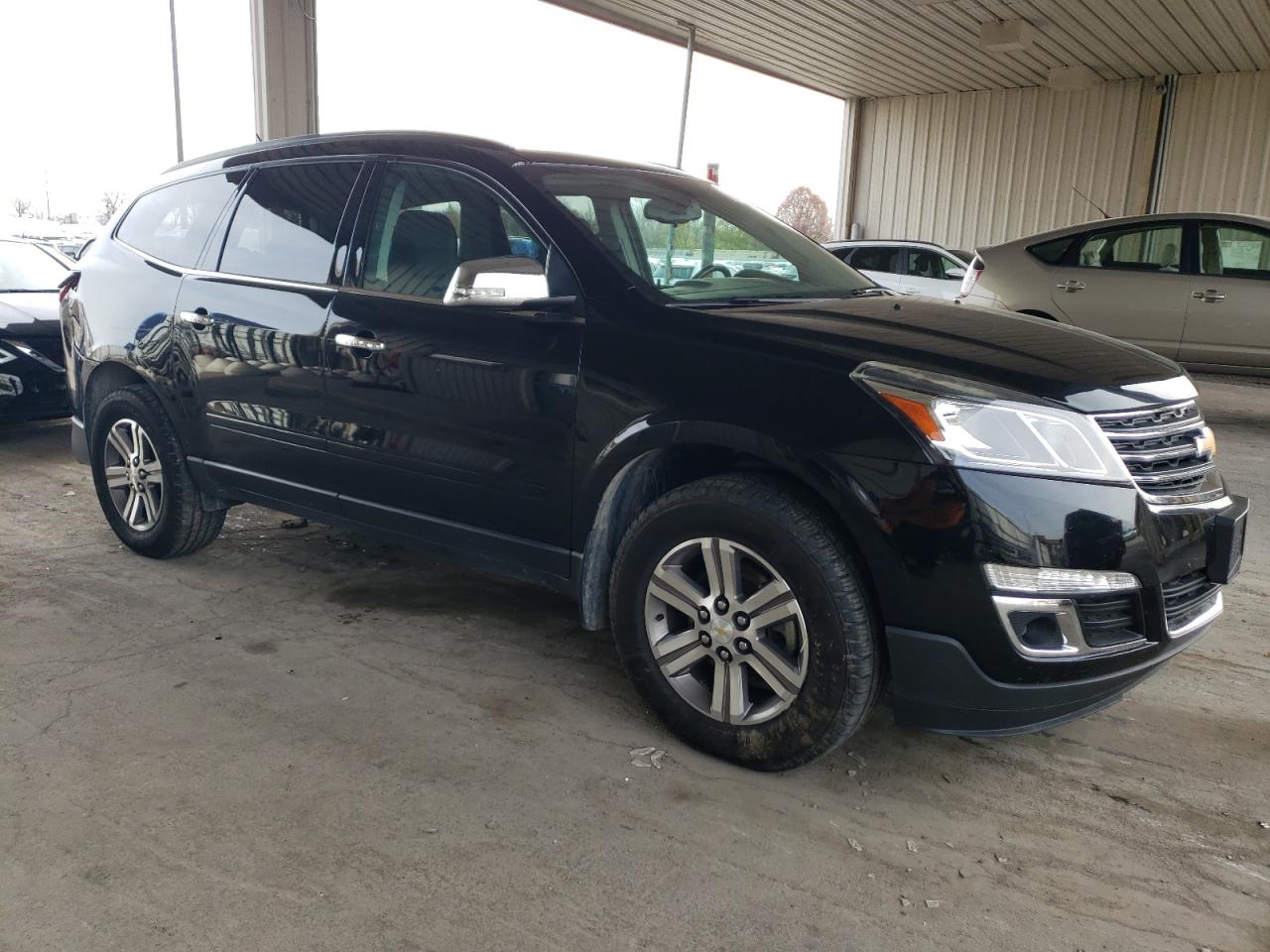 VIN 1GNKRGKDXHJ338932 2017 CHEVROLET TRAVERSE no.4