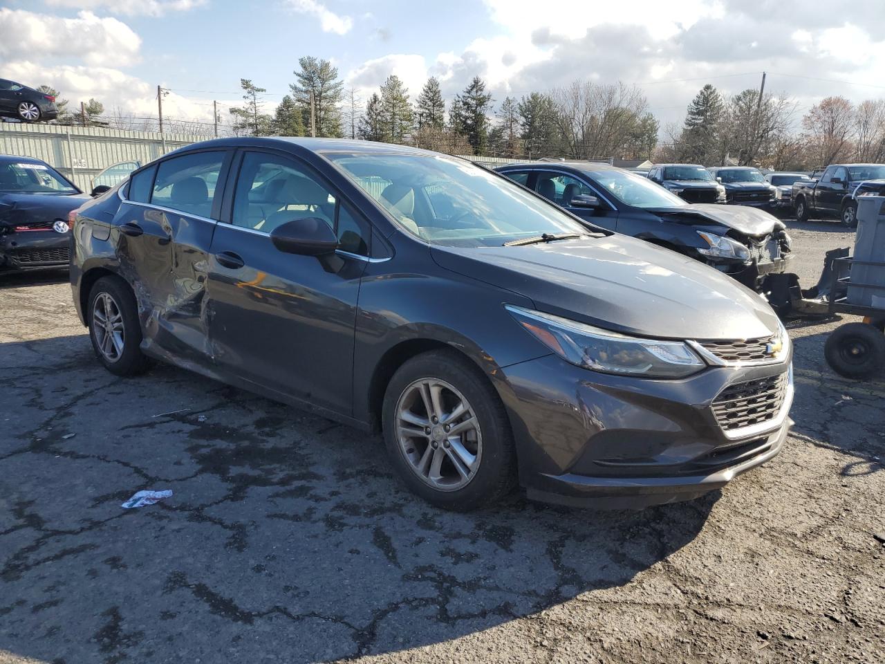 2017 Chevrolet Cruze - Image 4