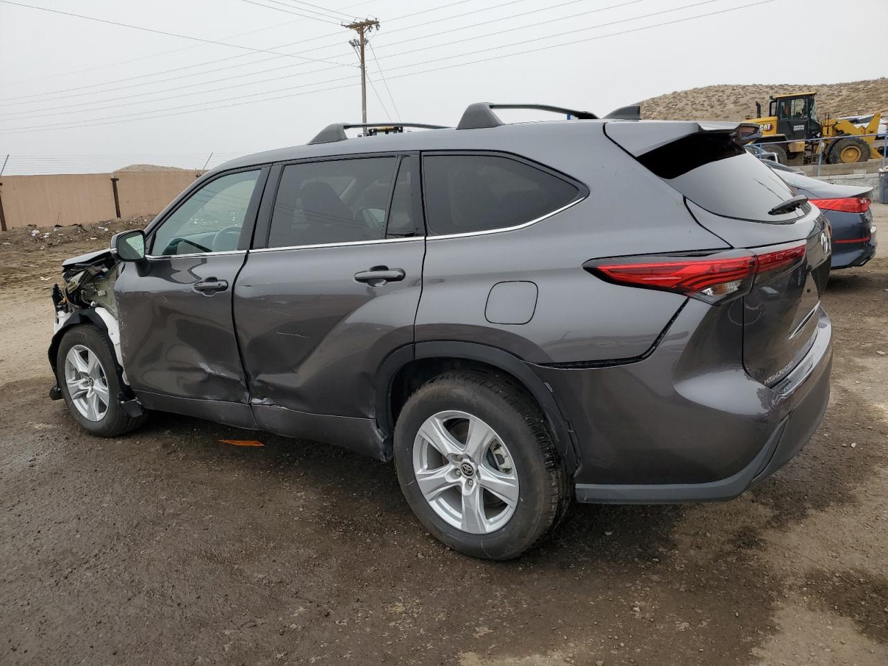 2022 Toyota Highlander - Image 2