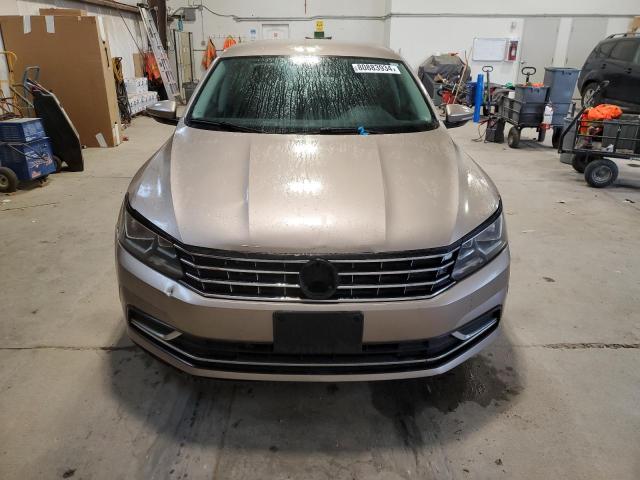  VOLKSWAGEN PASSAT 2017 Сріблястий