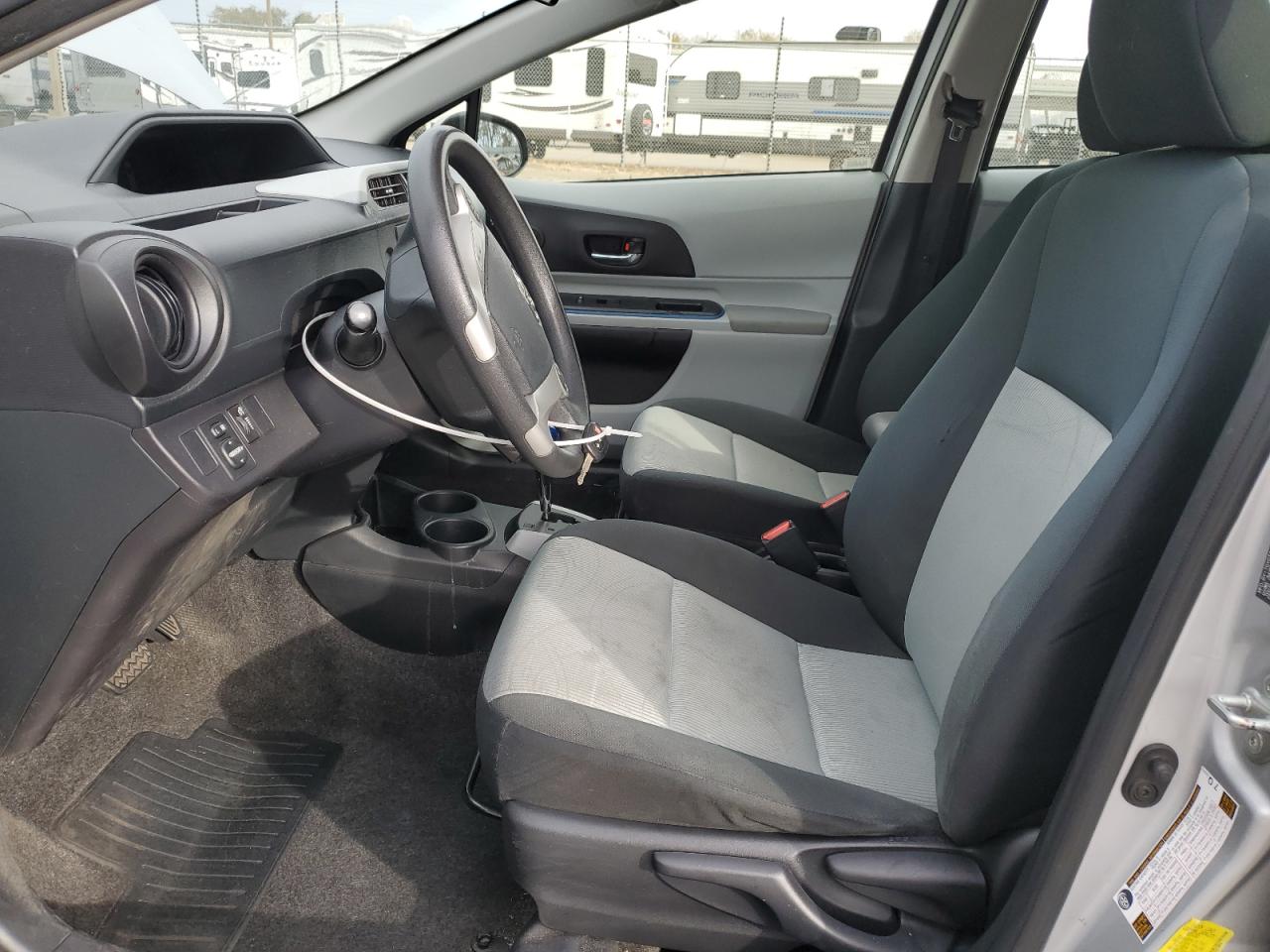 2012 Toyota Prius - Image 7
