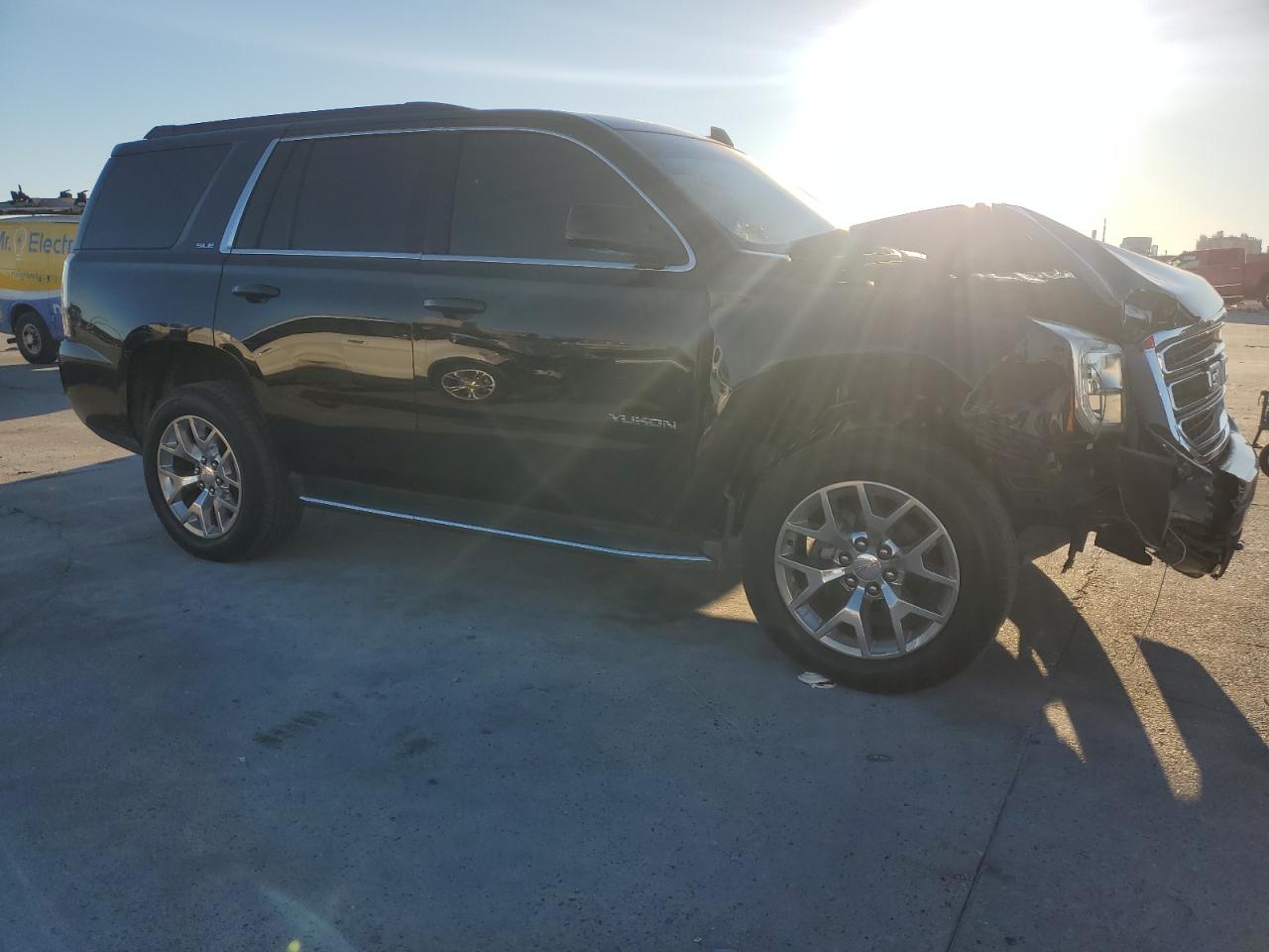 VIN 1GKS1AKC8GR384140 2016 GMC YUKON no.4