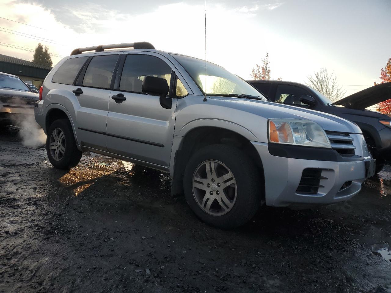 2004 Mitsubishi Endeavor - Image 4