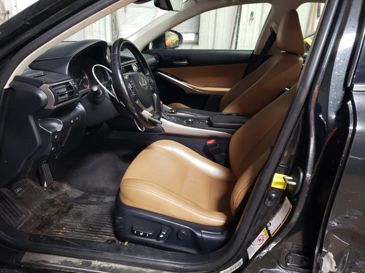 2017 Lexus IS - Image 7