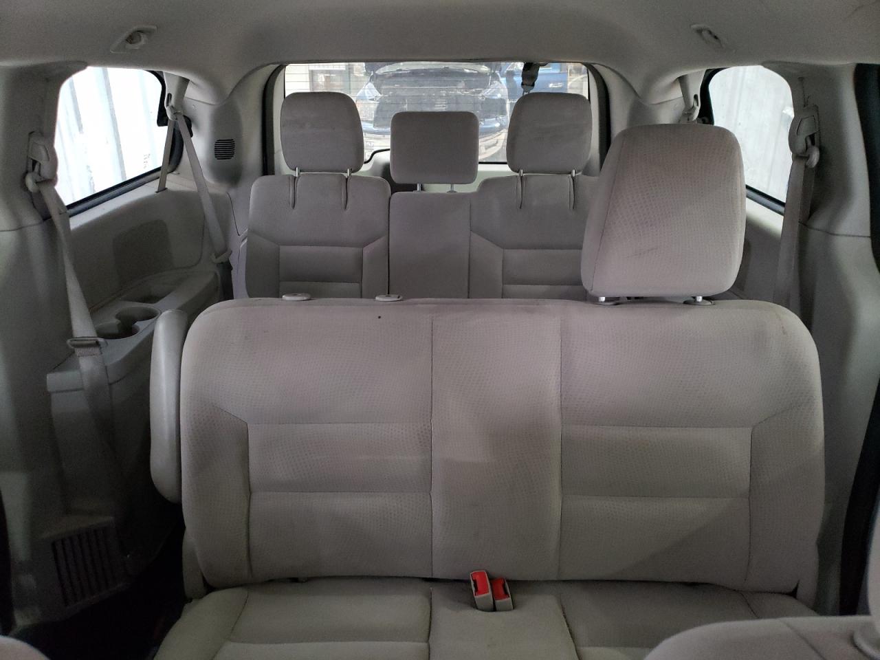 2016 Dodge Caravan - Image 10
