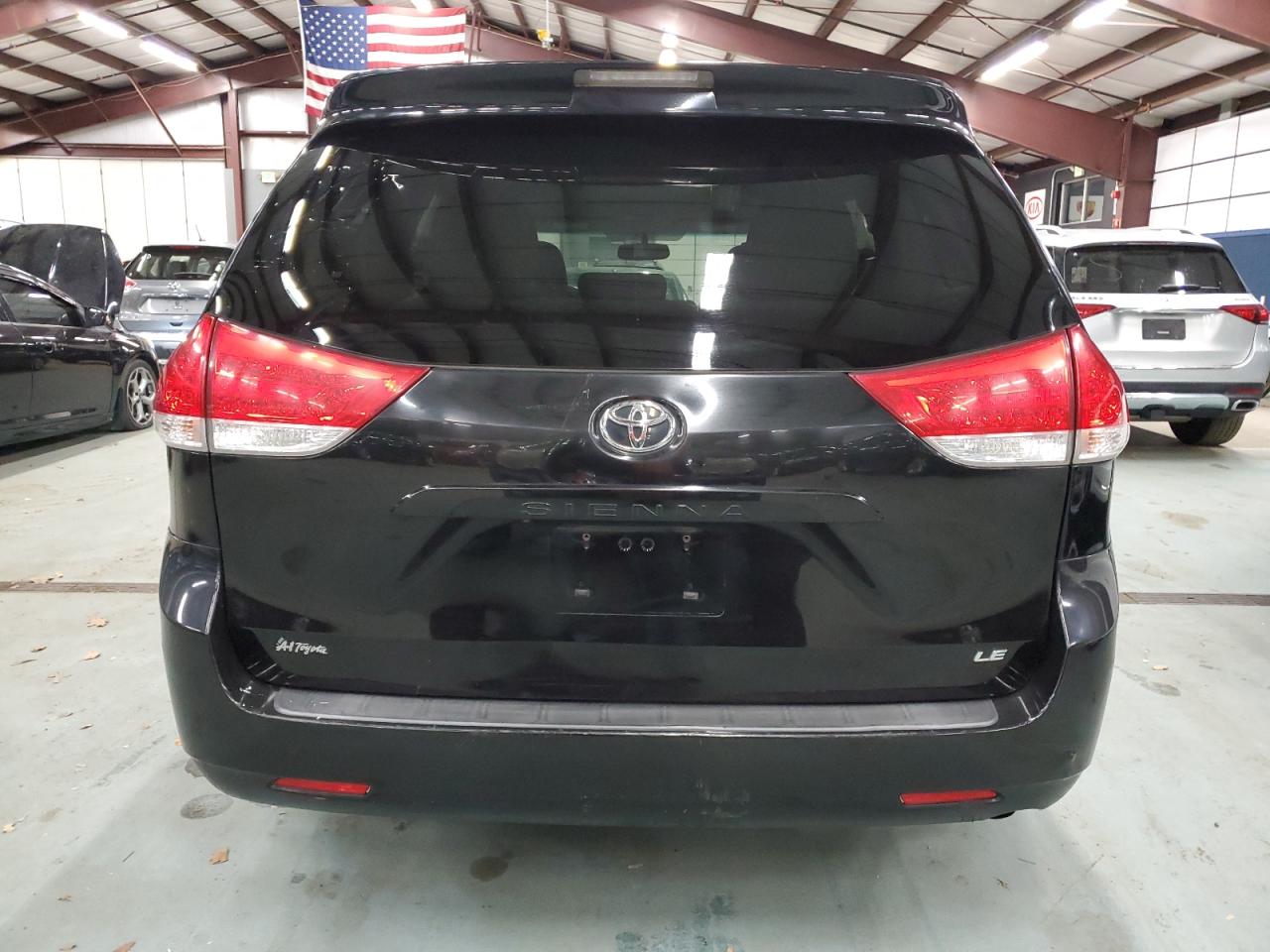 2011 Toyota Sienna Le VIN: 5TDKK3DC6BS072961 Lot: 81982114