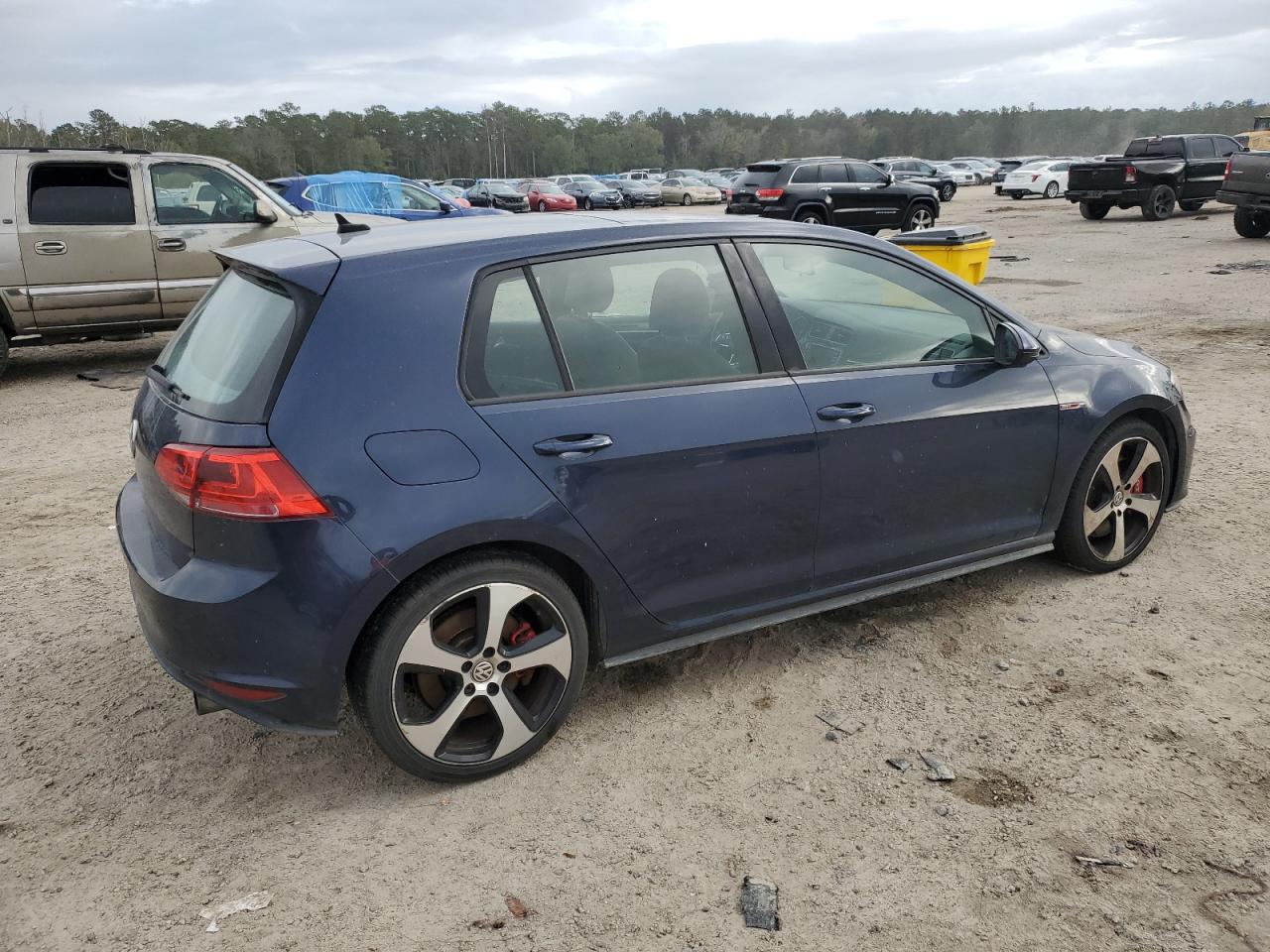 2017 Volkswagen GTI - Image 3