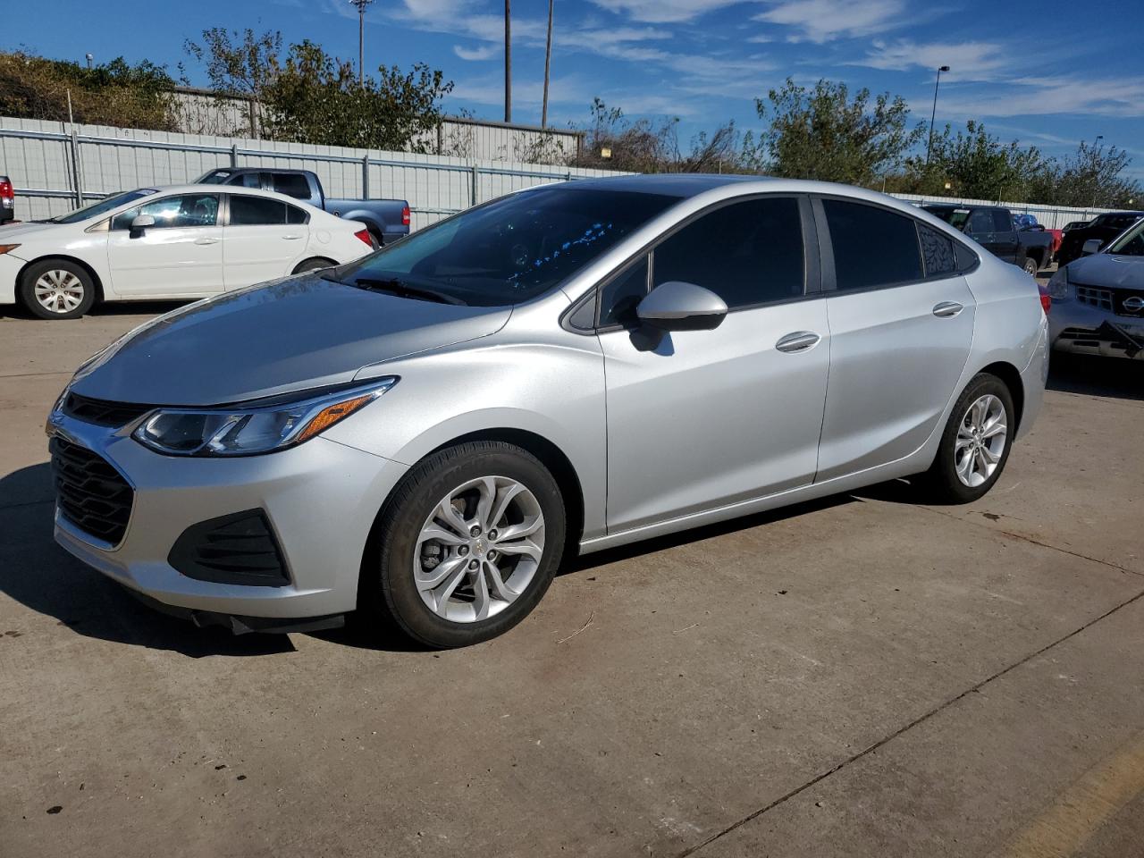 2019 Chevrolet Cruze - Image 1