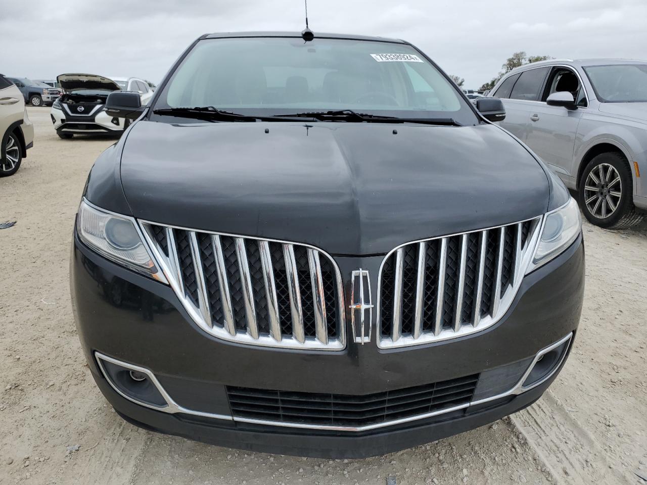 VIN 2LMDJ6JK2DBL40742 2013 LINCOLN MKX no.5