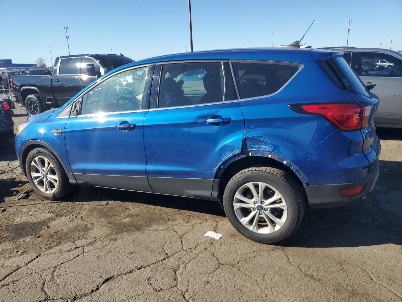 VIN 1FMCU9GD4KUA97256 2019 FORD ESCAPE no.2