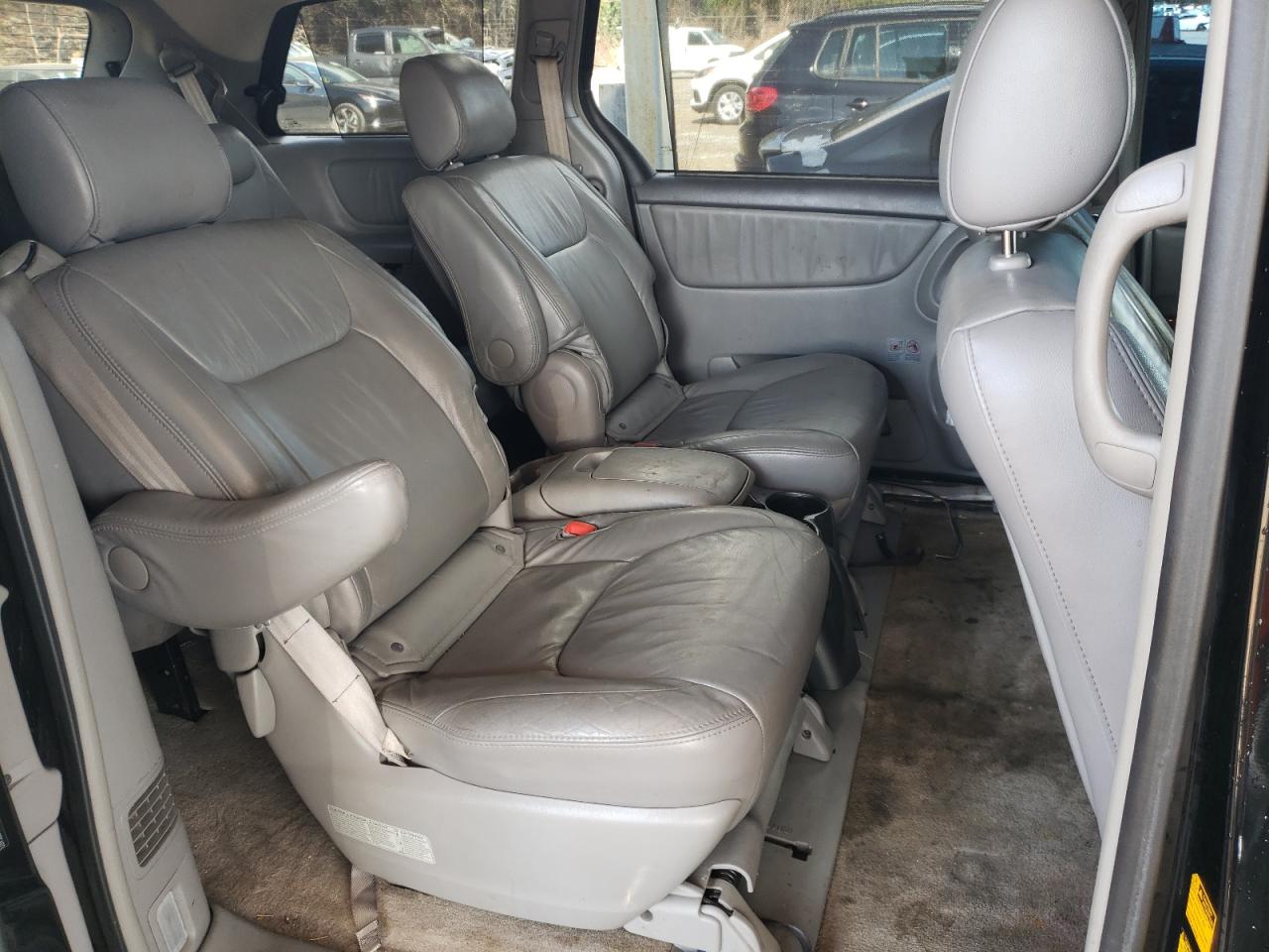 2008 Toyota Sienna - Image 10