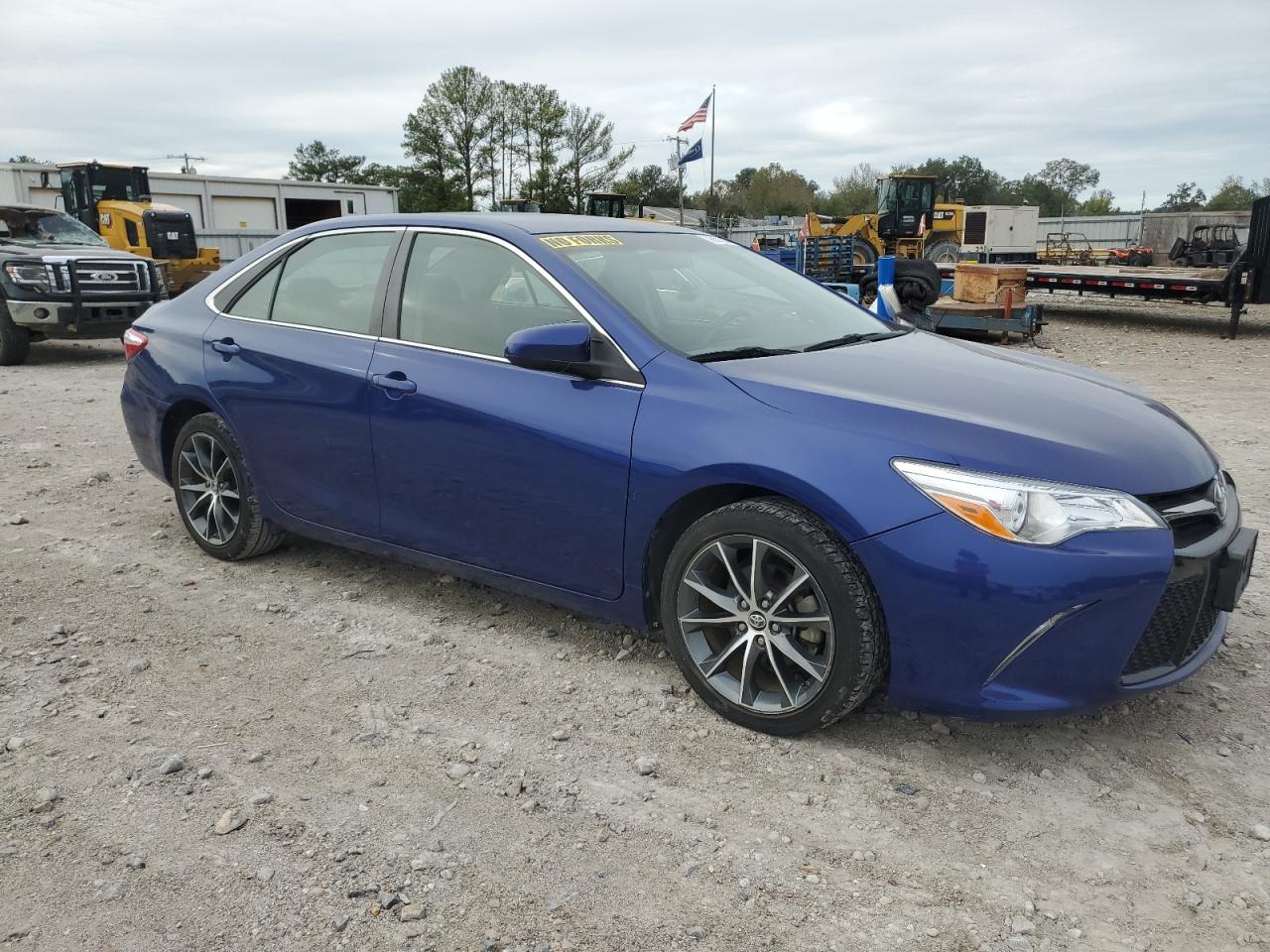 2015 Toyota Camry - Image 4