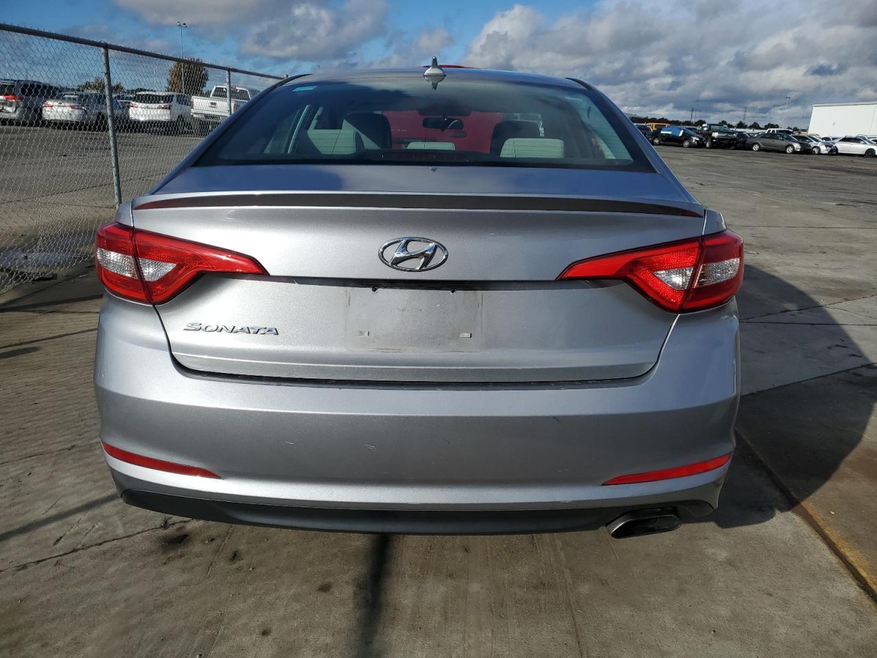 VIN 5NPE24AF2HH530155 2017 HYUNDAI SONATA no.6