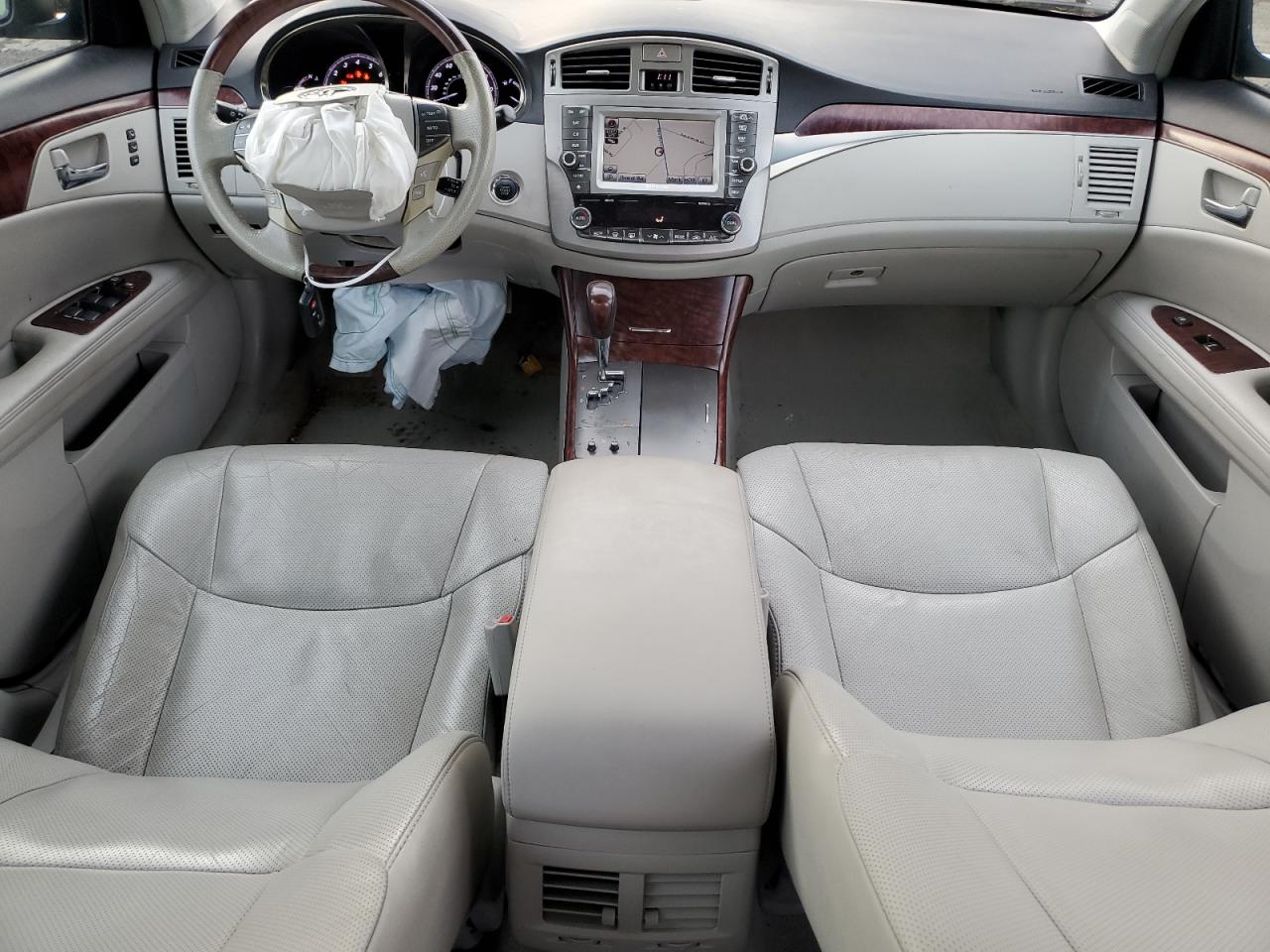 2011 Toyota Avalon - Image 8
