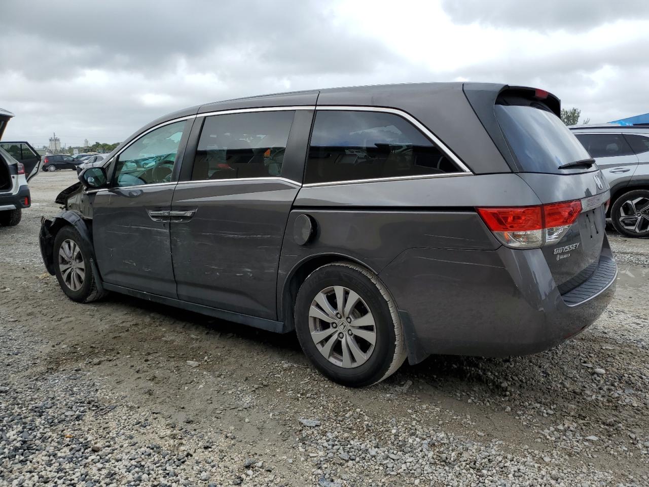 2016 Honda Odyssey - Image 2