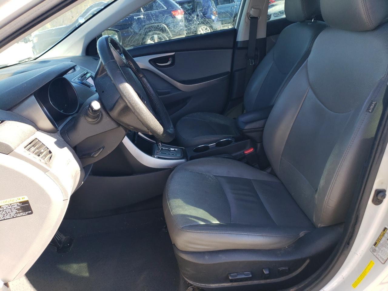 2013 Hyundai Elantra - Image 7