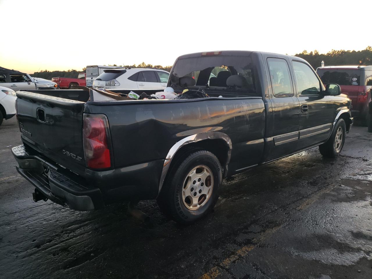2004 Chevrolet Silverado - Image 3