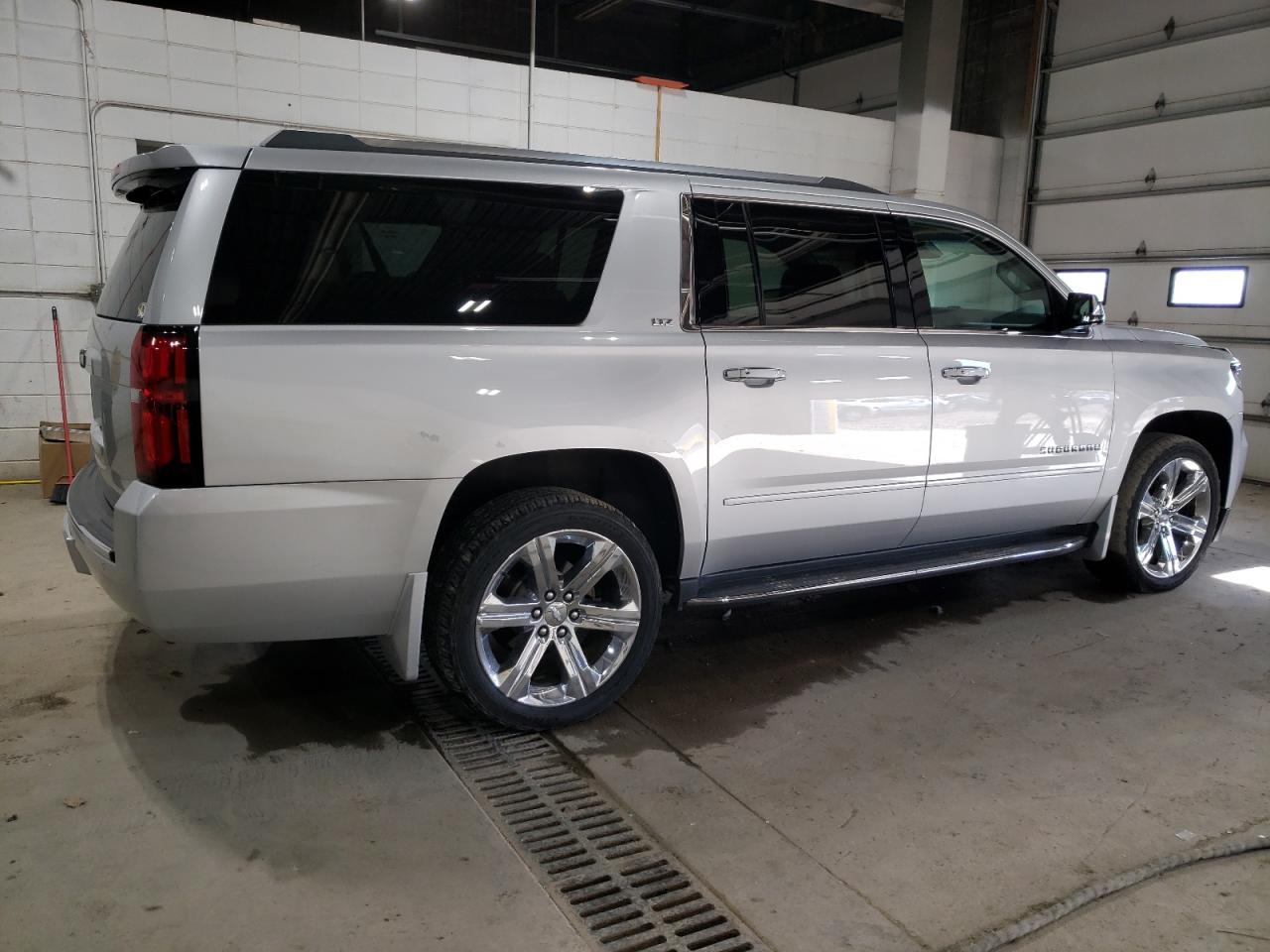 2016 Chevrolet Suburban - Image 3