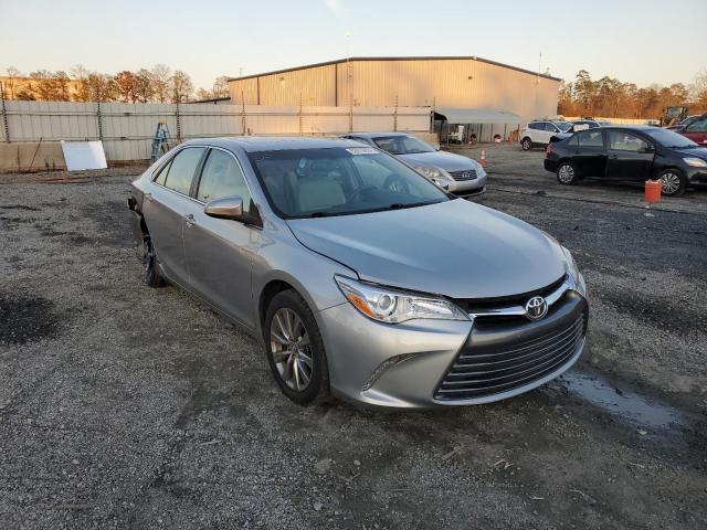  TOYOTA CAMRY 2017 Srebrny